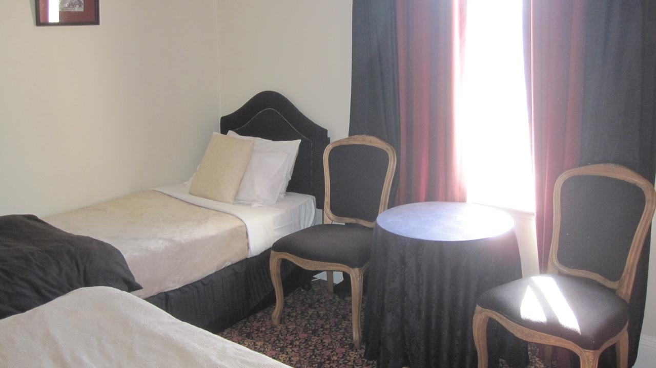 Alexandra Hotel Лора Экстерьер фото